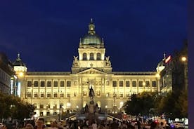Suuri kiertue Prahassa "historian, legendojen ja uteliauksien joukossa" (EI ENGLANTIA)