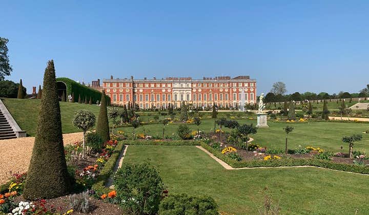 Private Vehicle To Hampton Court Palace From London With Admission Tickets