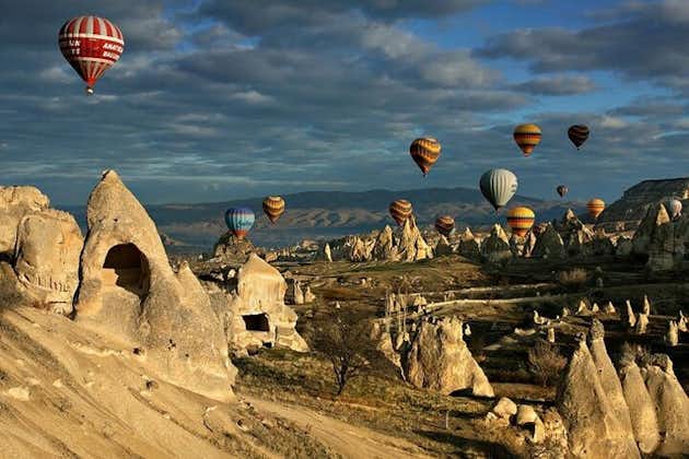 2 dagars tur till Kappadokien från Antalya med luftballong