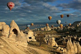 2-dages tur til Kappadokien fra Antalya med varmluftsballon