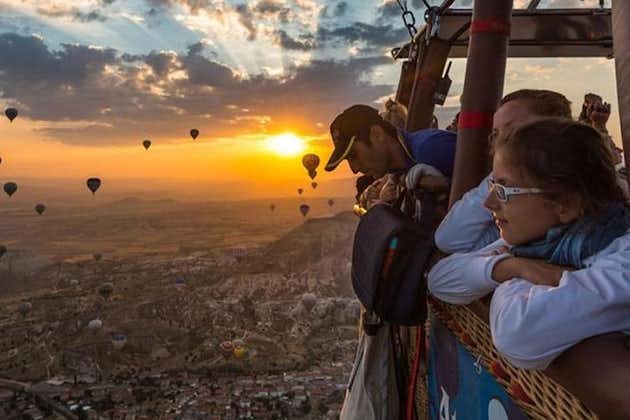 Lavpris Cappadocia Hot Air Balloon Ride