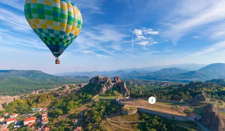 Virtuelle Heißluftballonfahrt über die Belogradchik-Felsen