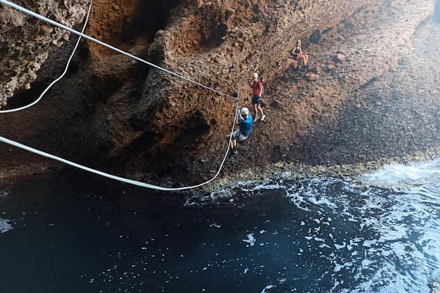 Avventura di arrampicata su corda ed escursionismo a La Ciotat