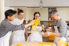 Cesarine: Frisk pasta-klasse i Local's Home i Montepulciano