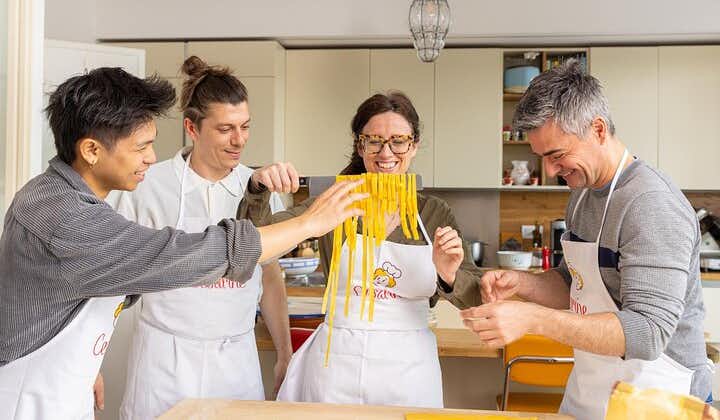 Cesarine: Fresh Pasta Class at Local's Home in Montepulciano