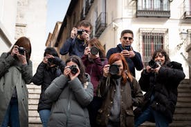마드리드 시내에서 거리 사진 투어 및 수업에 참여하세요.