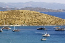 Blue Cruise by a Private Yacht - Marmaris to Marmaris feat. Gulf of Hisarönü 