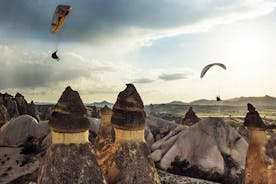 Esperienza di parapendio in Cappadocia da parte di esperti piloti locali
