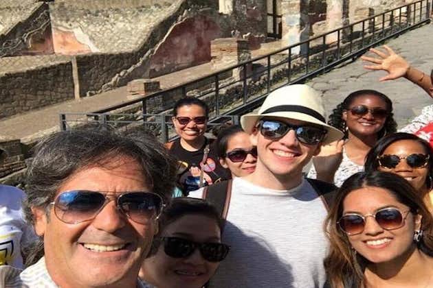 Small Group Pompeii Positano & Amalfi with boat ride from Rome 