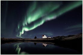 迷人的北极光：小团体、热可可和免费照片