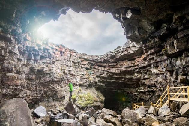 Islandske Sagas og Volcanic Cave Private Tour