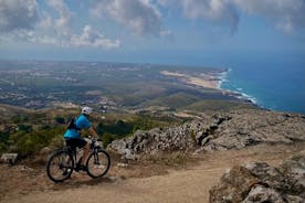 リスボンでのピックアップ付きシントラ山脈からカスカイス海への電動自転車