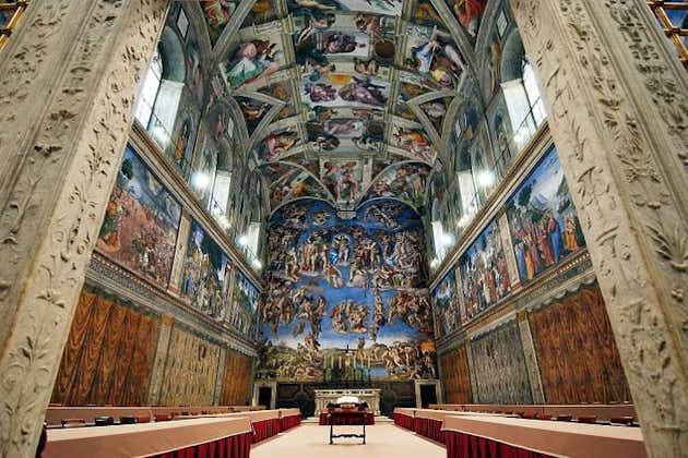 Vatican Museums: Evening Tour with Wine Tasting, Small Group