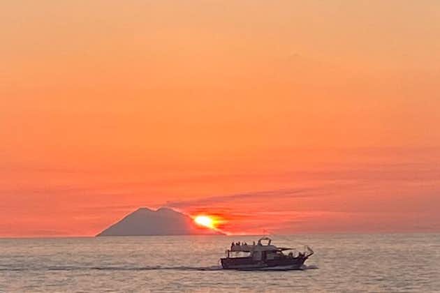 Tropea - Capo Vaticano: Bootsfahrt bei Sonnenuntergang mit Aperitif