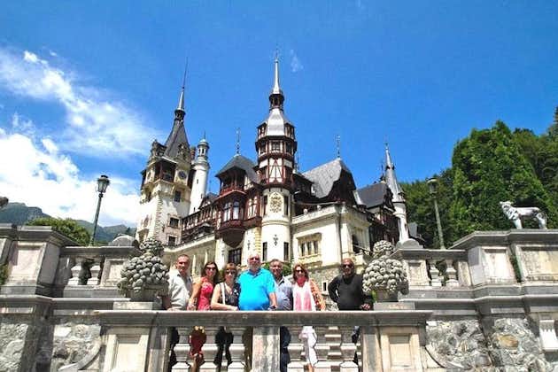 Viagem diurna para grupos pequenos ao Castelo de Drácula, Brasov e Castelo Peles saindo de Bucareste