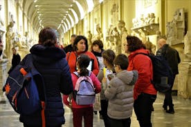 Vatican Treasure Hunt from St Peter's to Castle Sant'Angelo for Kids & Families