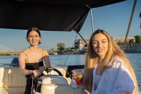 Rental of Motorboat for 5 on Vistula in Warsaw no Licenses Needed