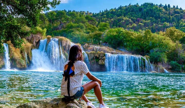 Von Split: Tagestour zu den Krka-Wasserfällen und Schwimmen