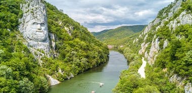 Blue Danube: Iron Gate National Park Tour com passeio de lancha de 1 hora