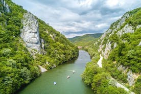 Blue Danube: visite du parc national de la porte de fer avec une promenade en hors-bord d'une heure