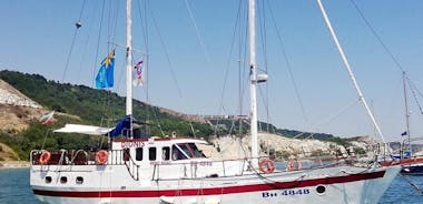 Upea Black Sea Yacht Picnic ruoalla ja juomilla