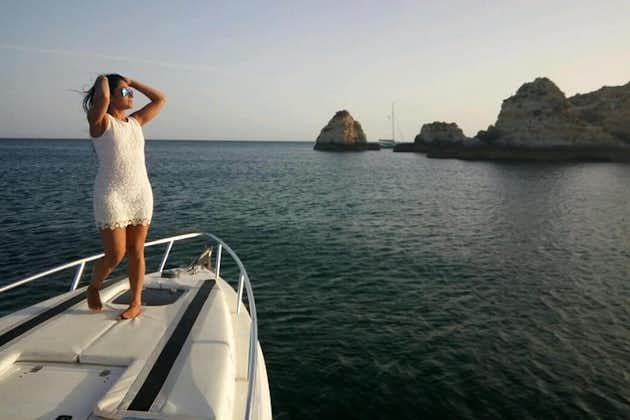 Benagil expérience grotte et coucher de soleil avec des bulles portugaises sur un bateau fantastique