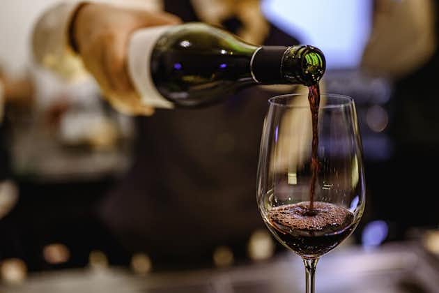 Kölner Weinprobe und Weingutbesichtigung mit einem Weinexperten