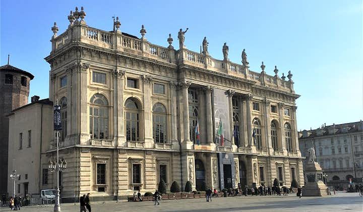 Turin baroque : explorez la Piazza Castello lors d'une visite audioguidée
