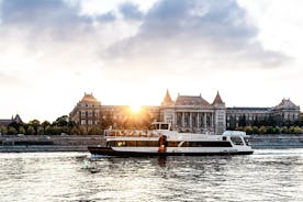 Budapest: cruceros fluviales premium con Welcome Tokaj Frizzante