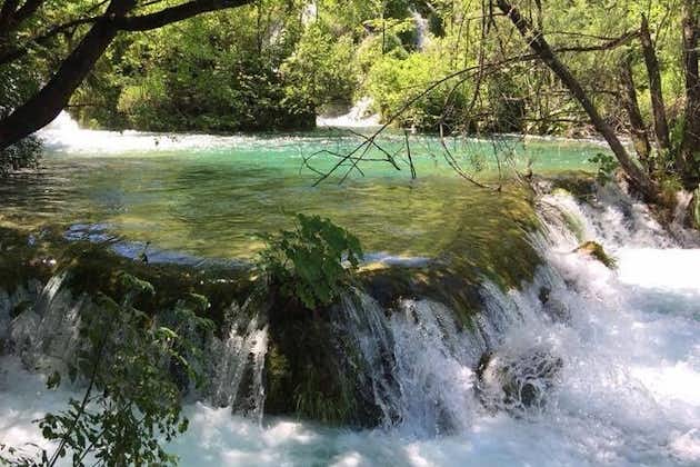 Trasferimento privato di un'intera giornata ai laghi di Plitvice da Zagabria a Zara
