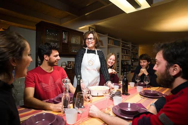 Dining Experience at a local's Home in Gaiole in Chianti with Show Cooking