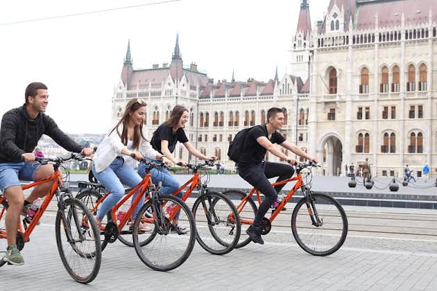 Budapest: tour in bicicletta privato - E-bike opzionali