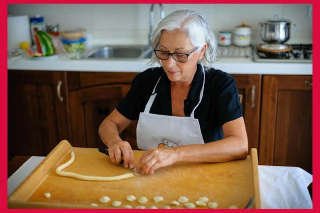 Cesarine: cours de cuisine à domicile et repas avec un local à Bari