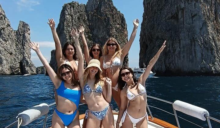 Paseo en barco por las cuevas de la isla de Capri