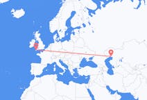 Flyreiser fra Atyrau, Kasakhstan til Newquay, England