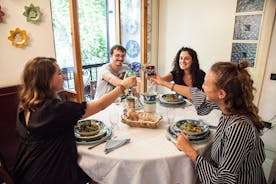 Cesarine: イスキア島の地元の家での食事と料理のデモ