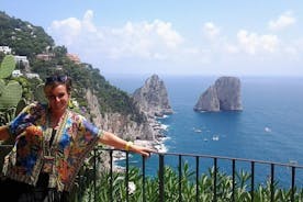 육지로 Blue Grotto와 함께 Capri와 Anacapri의 개인 여행