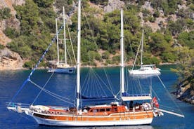 Recorrido en barco relajante por Antalya