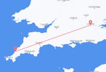 Flyreiser fra Newquay, England til London, England