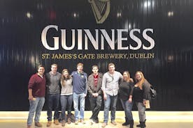 Hoppa över Line Guinness och Jameson Irish Whiskey Experience Tour i Dublin