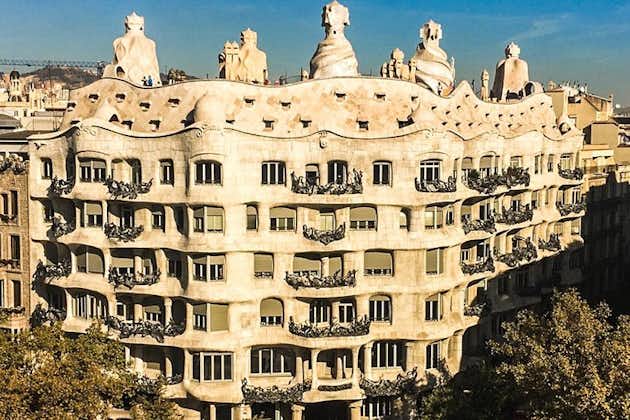 Visite privée des maisons de Gaudi : La Pedrera et la Casa Vicens coupe-file