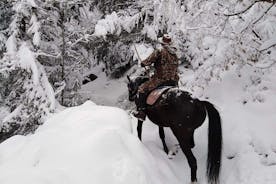 スモリャンでの1時間の滝キャニオンのプライベート乗馬