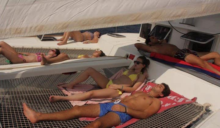 Recorrido por varias playas en catamarán privado en Ibiza