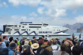 Economy transfers van en naar de haven van Santorini