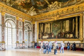 Versaillesin palatsin opastettu kierros puutarhojen ja suihkulähteiden esityksellä Pariisista