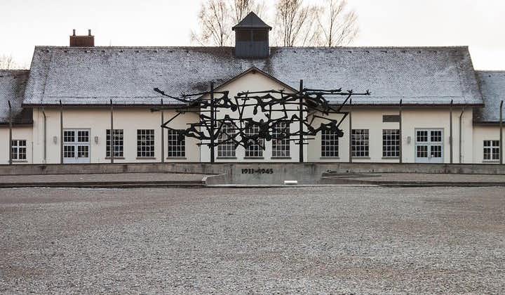 Dagtour met kleine groep per trein naar herdenkingsplaats concentratiekamp Dachau vanuit München