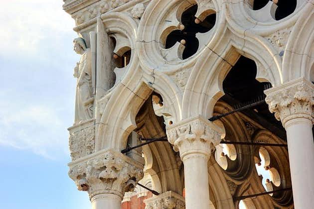 ヴェネツィアのハイライト : ドゥカーレ宮殿、サン マルコ寺院、ウォーキング ツアー - T123