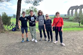 Urban Hike to the Aqueduct Park in Rome