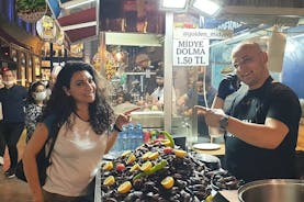 Istanbul Foodie Tour bei Nacht: Traditionelles Meyhane & Street Foods