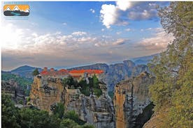 Excursão guiada durante todo o dia às rochas e mosteiros de Meteora